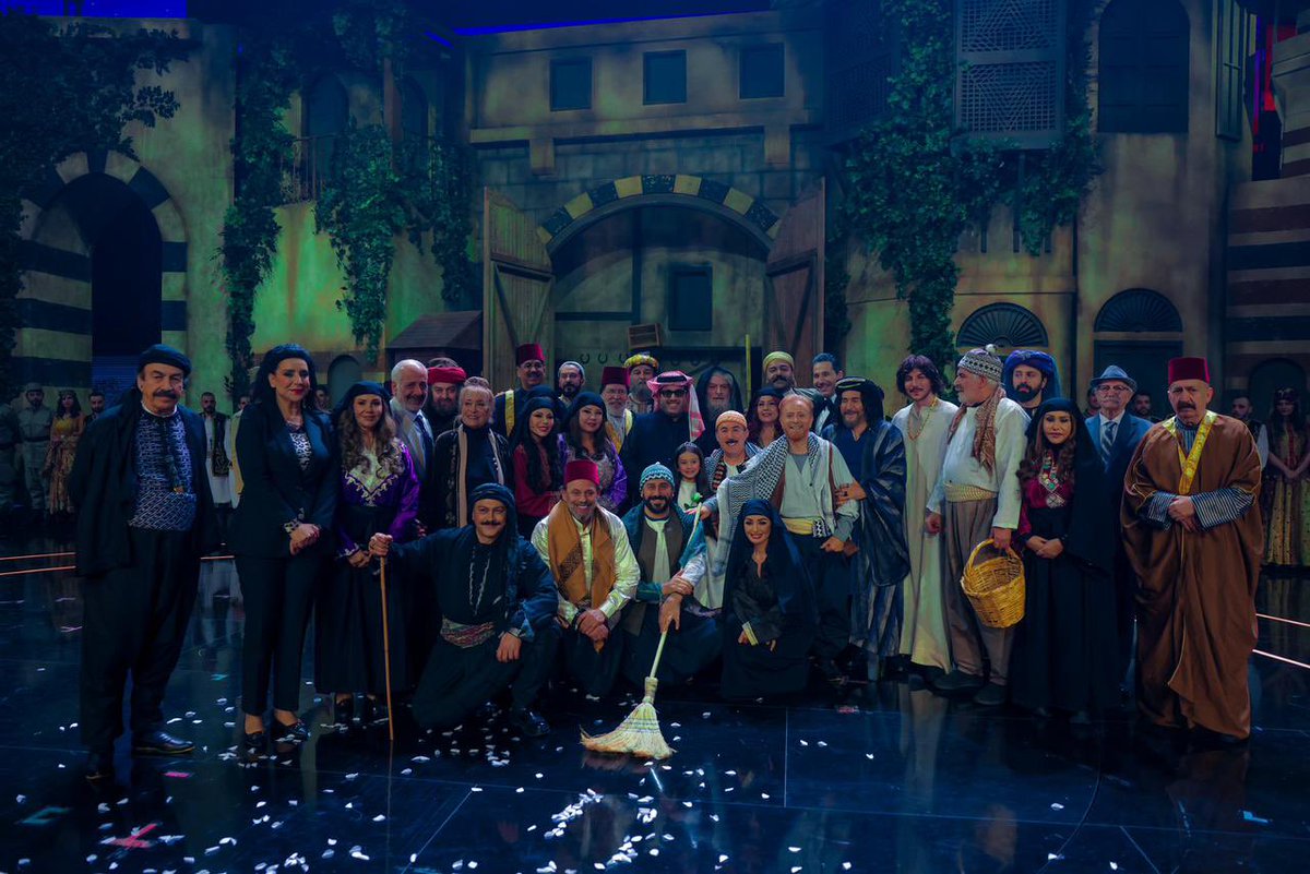 Waelsharaf's tweet photo. ويبقى الأمل ما دامت المملكة العربية السعودية السندَ لبلدي…
البارحة، وأثناء عرض Joy Awards، وعلى خشبة المسرح العالمي، وأمام الملايين، سُمِعَت نبضاتُ قلوبِ أساطيرِ وعمالقةِ الفنّ السوريّ الأصيل.
هذه النبضات كانت تشكر في كلِّ ثانيةٍ المملكةَ العربيةَ السعوديةَ، وأهلَ المملكةِ الطاهرين،
@Turki_alalshikh
شكرًا معالي المستشار أبو ناصر على هذا الحب الكبير والمجهود الجبار الذي لَمَّ شملَنا فوق تلك الخشبة، على هذه الأرض الطاهرة.
تلقَّفتُ دموعَ الحضور وشعورَهم بالعزِّ والفخار، وما لمستُه أيضًا كان الأمل…
شعاعُ أملٍ أضاء في قلبي وقلوبِ الأساطير:
أملُ الشفاء، أملُ كلِّ الحب والودِّ والاحترام.
صنّاع الأمل والترفيه، كلُّ الحب والاحترام للمملكة قيادةً وشعبًا،
وكلُّ الحب والاحترام لهيئة الترفيه وMBC على كل تلك الحفاوة والمحبة والرقي.