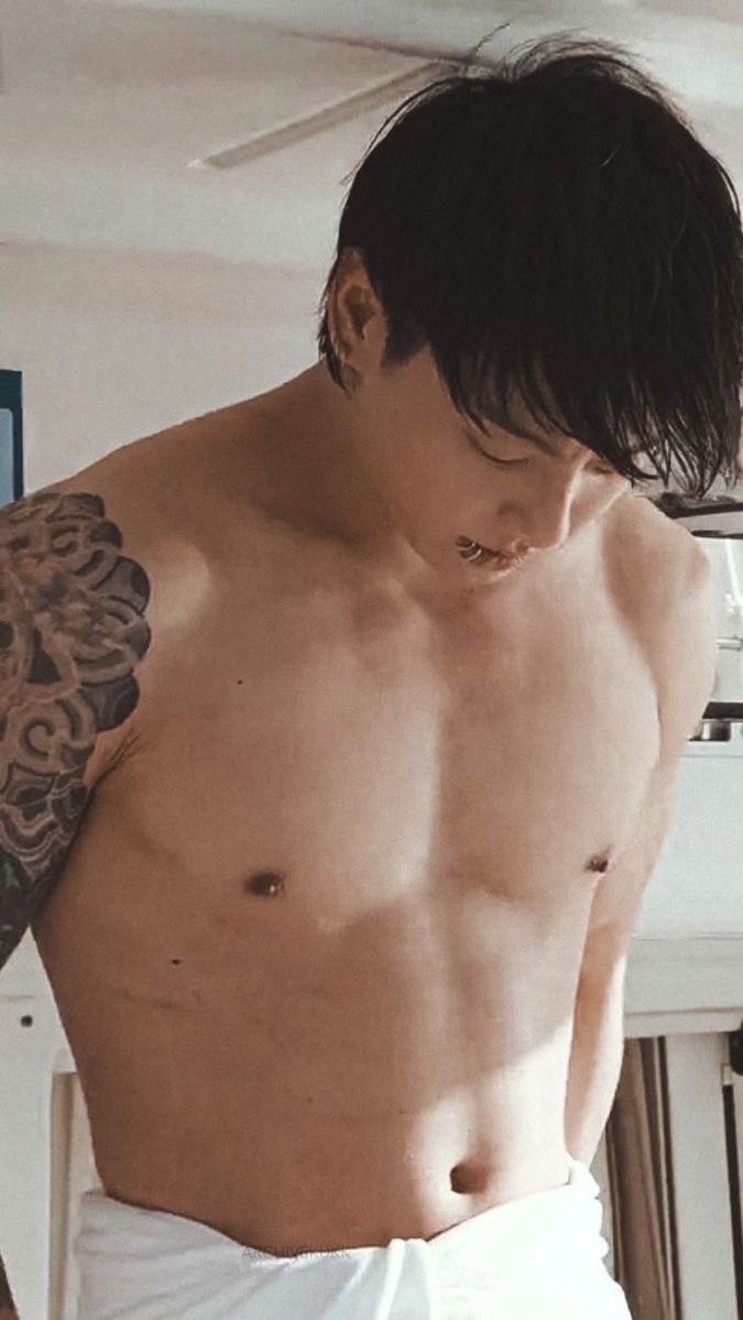 Mnijungkookdo's tweet image. I know you love Jungkook in towel