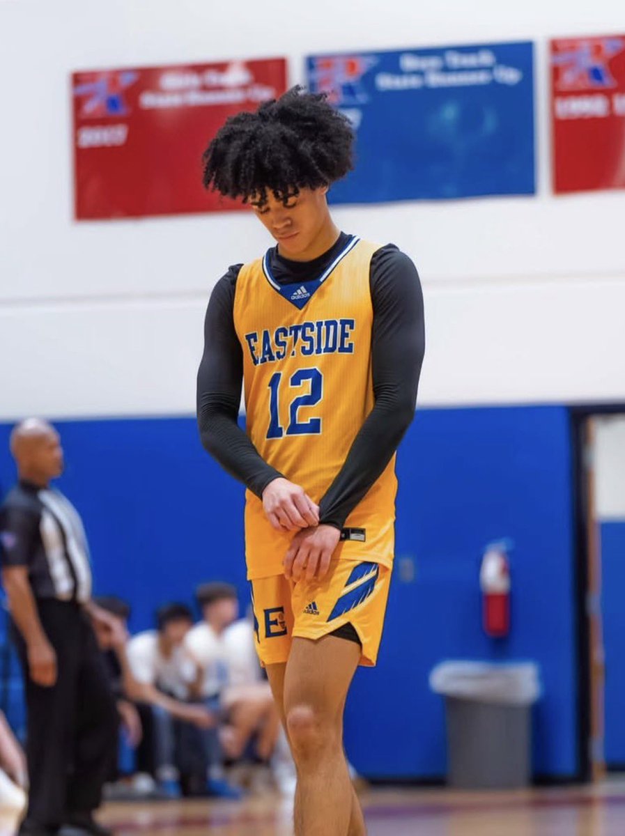 Former Eastside star Justin Ray in Monmouth’s 81-68 win over Northeastern today:

27 POINTS (career-high)
5 REBOUNDS
4 ASSISTS
7-14 3PT

Love to see hometown heroes BALLING at the next level. 🦅🏀