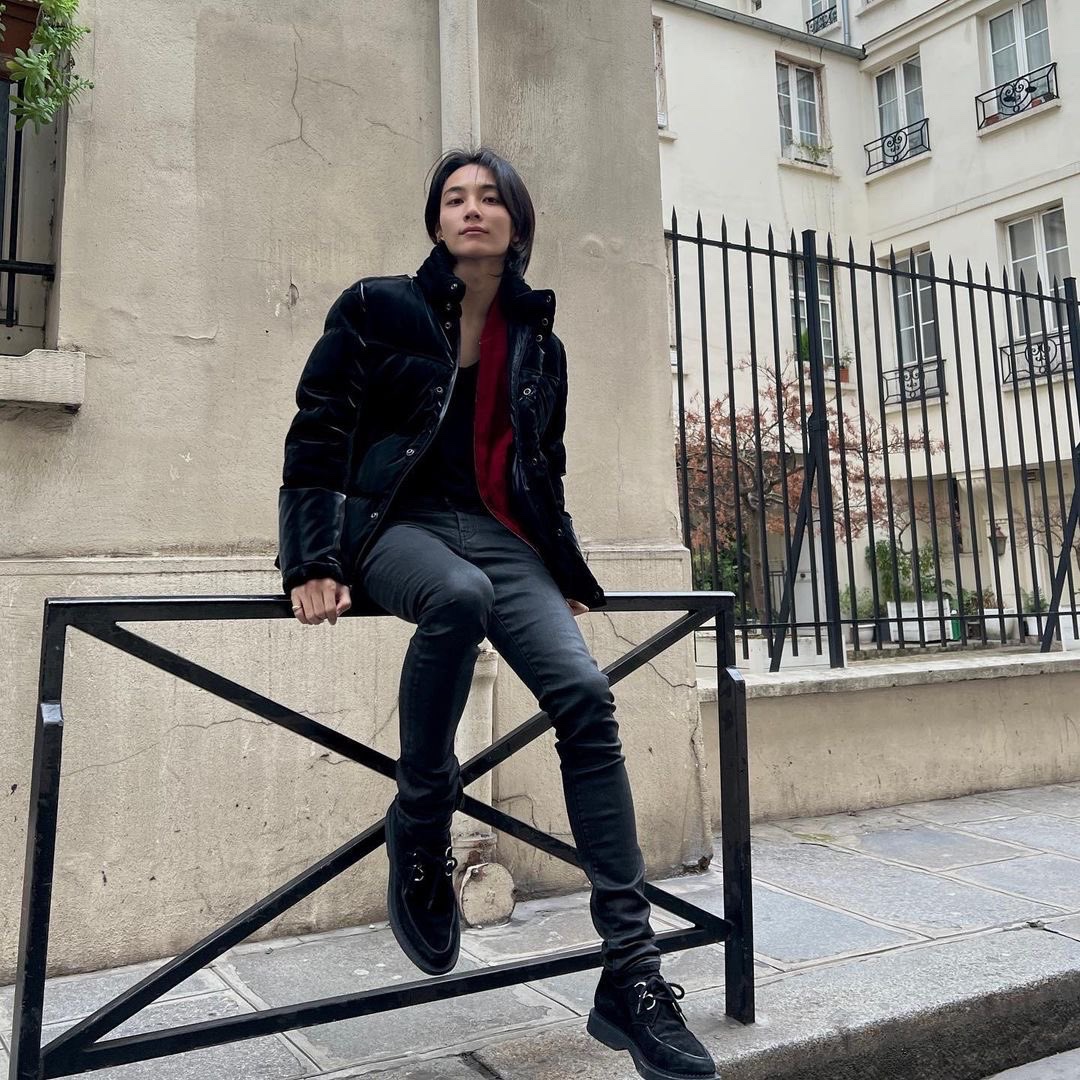 jeonghan's post on jeonghaniyoo_n 3 years ago today 👼: paris❤️