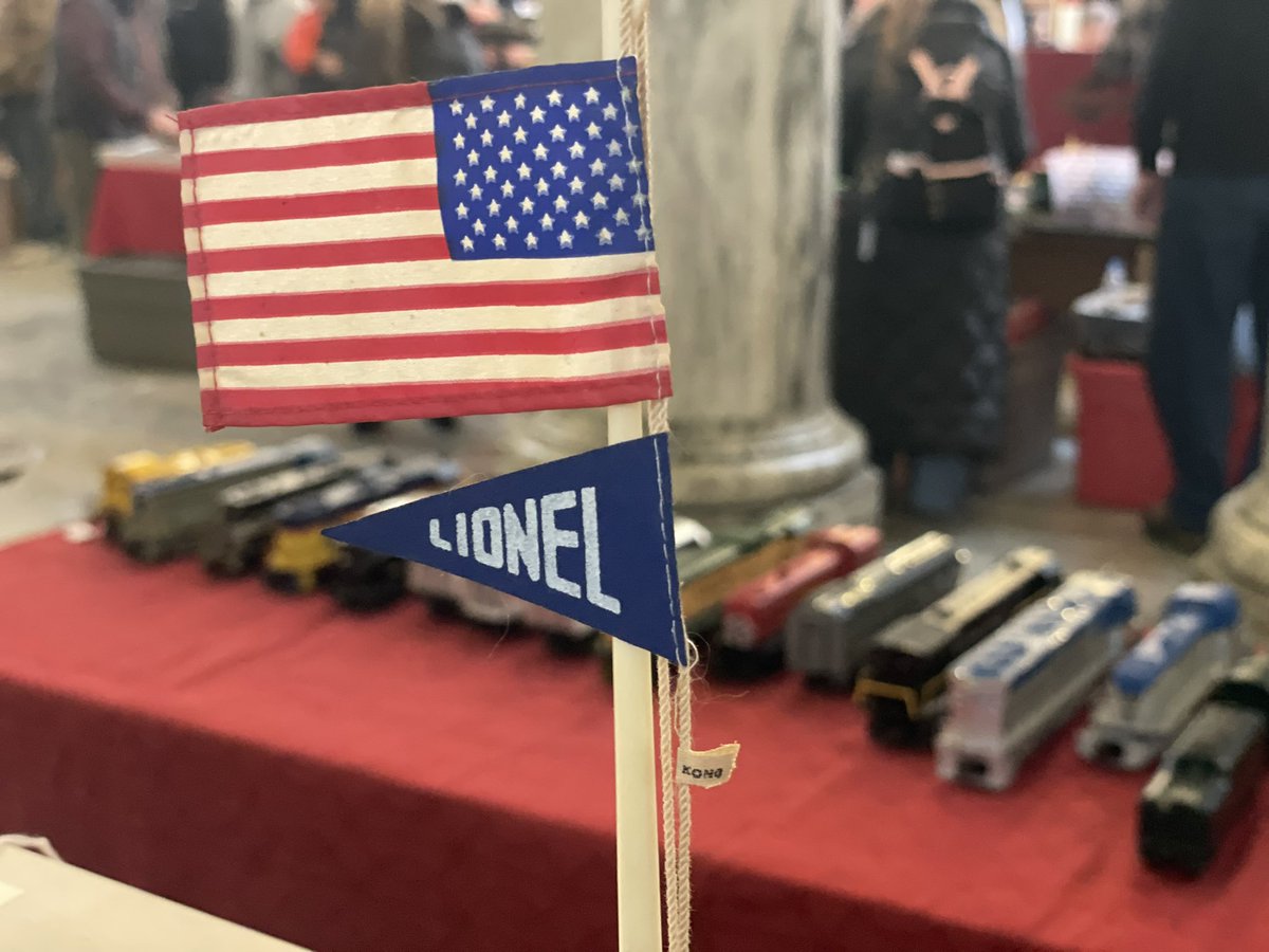 zhoucq2001's tweet photo. Utica Train Show https://t.co/ueHswRTW7X