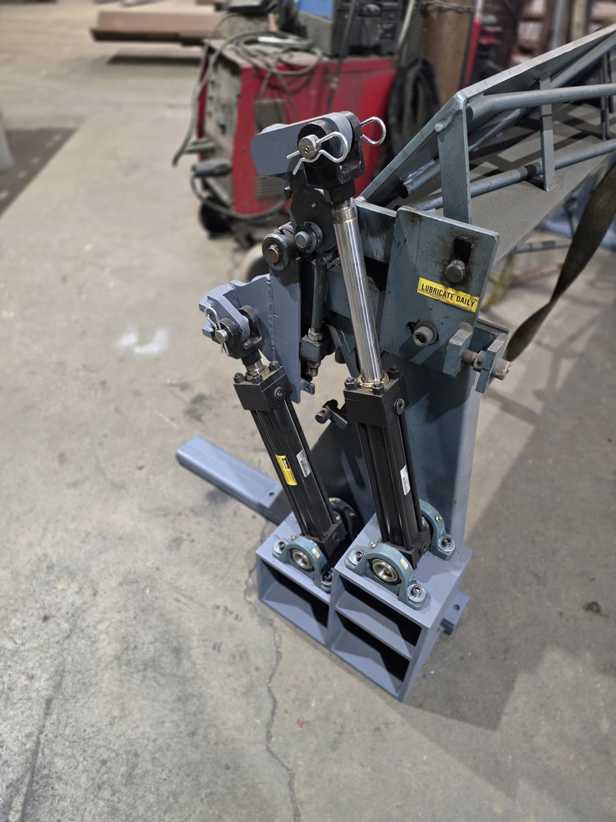 MMCertifiedWeld's tweet image. This customer wanted to upgrade their manual sheet metal brake to a hydraulic press. They came in with a concept, and M&amp;amp;M helped turn it into reality. Now they’re making parts faster and more consistently 🔧⚙️
.
.
.
#MMCertifiedWelding #CustomFabrication #HydraulicPress