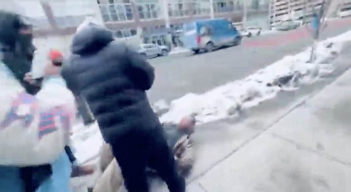 абстрактный мужик tweet media