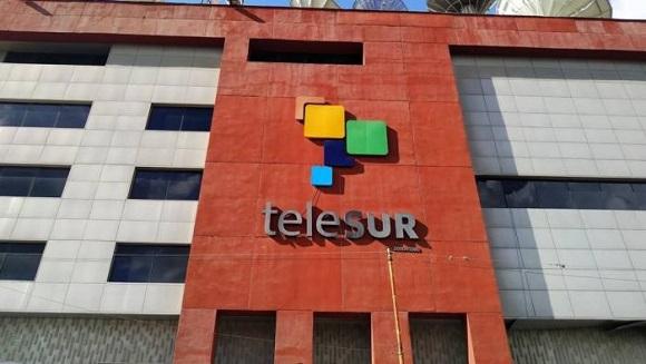 🎦| Entel de Bolivia retira señal de Telesur.

👉La estatal Empresa Nacional de Telecomunicaciones S.A. (Entel S.A) de Bolivia informó que salen de su grilla los canales televisivos teleSUR y Rusia TV, aduciendo «temas administrativos».

Ver más:
acortar.link/7tcYoa