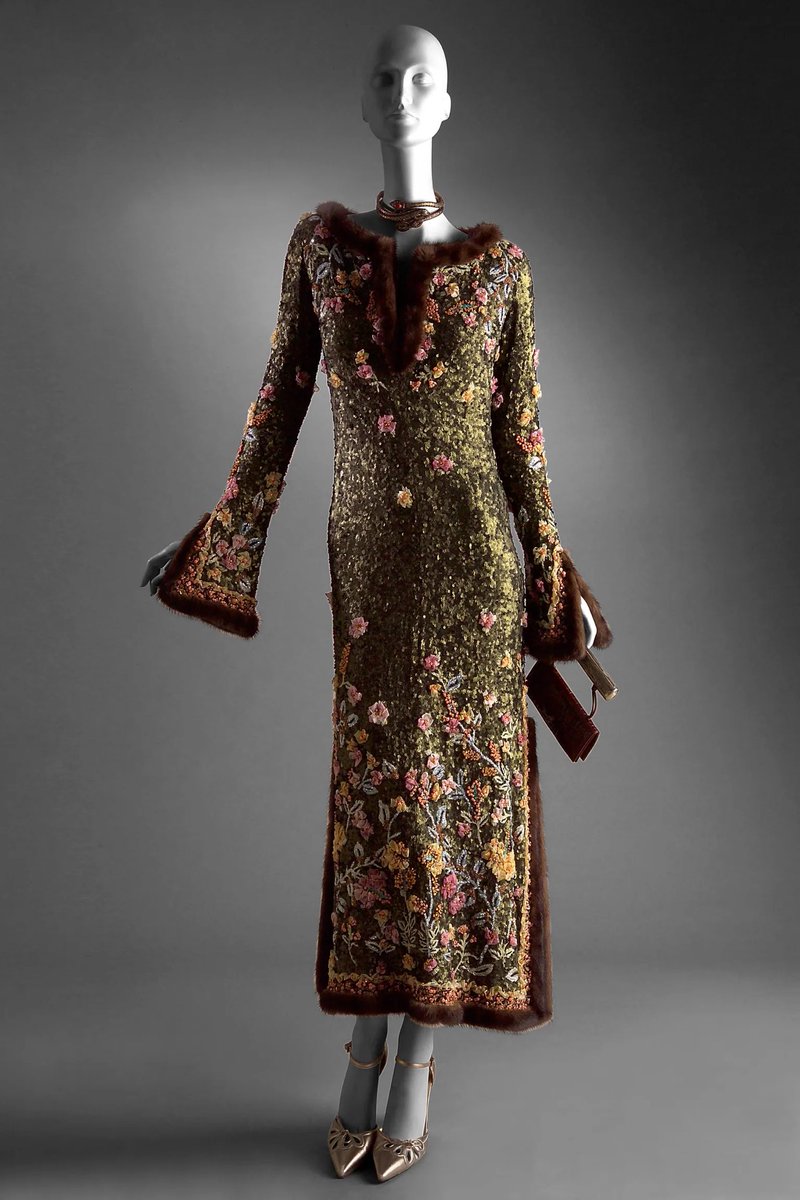 “The dresses are going to be expensive, so they have to be like jewels.”

Valentino Garavani 1932 - 2026