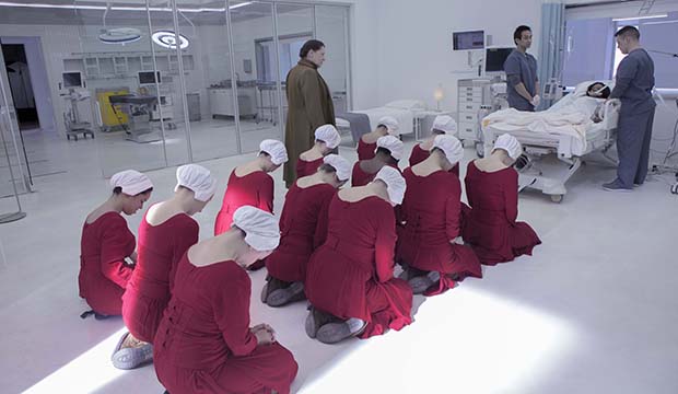 aggelosview's tweet image. Ο υπουργός οικογένειας Ηλίας Κλασιδιάρης τόνισε ότι όλες οι γυναίκες που βρίσκονται σε αναπαραγωγική ηλικία πρέπει να βοηθήσουν στην επίλυση του δημογραφικού. Η πρωθυπουργός κυρία Καρυστιανου τόνισε ότι το μέτρο ψηφίστηκε έπειτα από δημόσια διαβούλευση #μελλοντικο_τουι