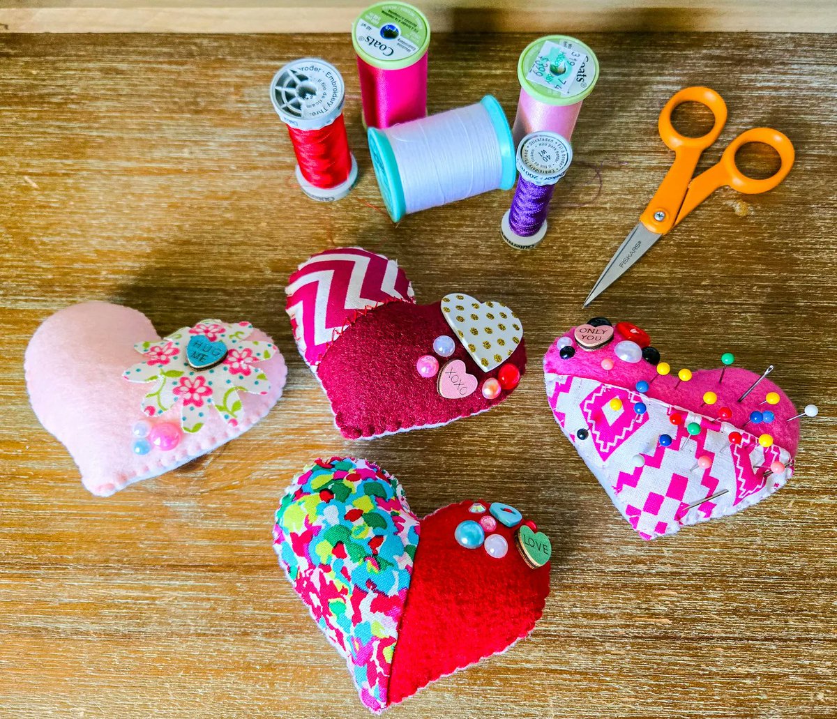 DsignsbyCristal's tweet image. Heart Felt &amp;amp; Fabric Pincushions - Handmade Decorative Pincushion - Sewing Gift
#wiseshopper #craftbizparty #EtsyTeamUNITY #craftshout #epiconetsy #Mondayvibe 
 etsy.me/3Nuo2oe via @Etsy