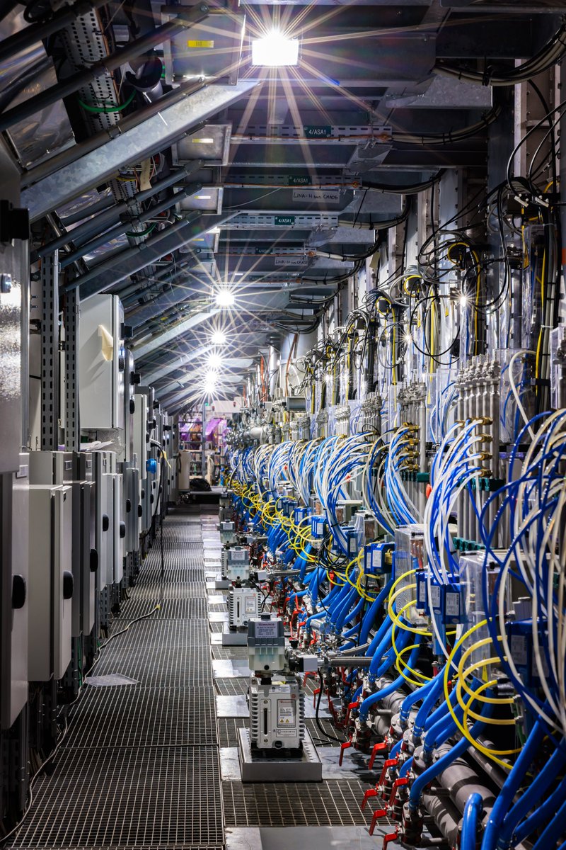 particlenews's tweet photo. 2025 Global Physics Photowalk — @GANIL_SPIRAL2 @CNRS_IN2P3 
Inside the Large Heavy Ion National Accelerator, night light, repeating structures, and close-up details highlight the precision of heavy-ion accelerator science.
Vote: https://t.co/t97Q5WzdiU
 #PhysPics25 #GANIL https://t.co/k7nlmeJRuk