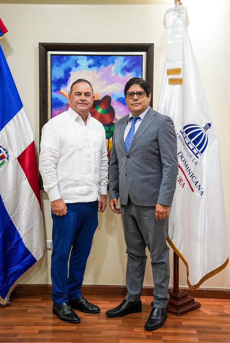 faodominicana's tweet photo. Nuestro Representante en 🇩🇴, @RCastanedaFAO sostuvo un encuentro con @Oliverio_Agro nuevo ministro de @AgriculturaRD.

Durante la reunión se abordaron prioridades del sector agroalimentario, con énfasis en seguridad alimentaria, sostenibilidad y cooperación técnica.
#FAOenRD https://t.co/OkWLoueDjJ
