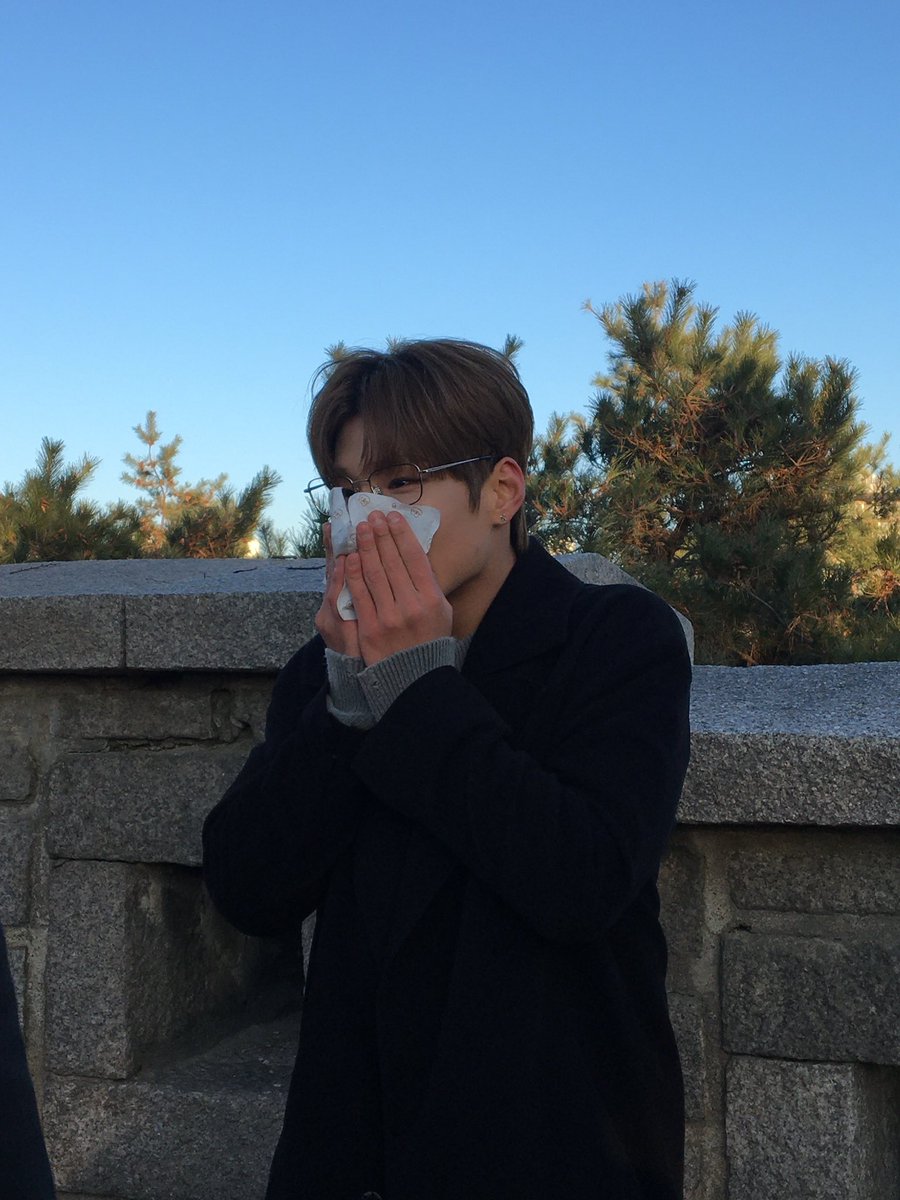 junseo0116's tweet photo. you: no guys like he’s actually so perfect it’s insane?? and he’s insanely attractive?? dogs love him (and so do I???)

friend #1: so I’m guessing the date went well LOL
friend #2: so when’s the wedding?
friend #3: does he have a friend? asking for a friend (myself) https://t.co/tn1LFWYung