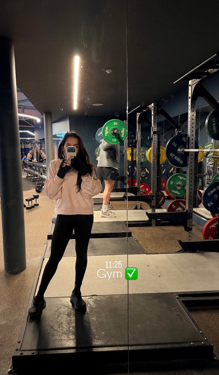 Maria_tinglov's tweet image. Happy Holidays 🙌🏼