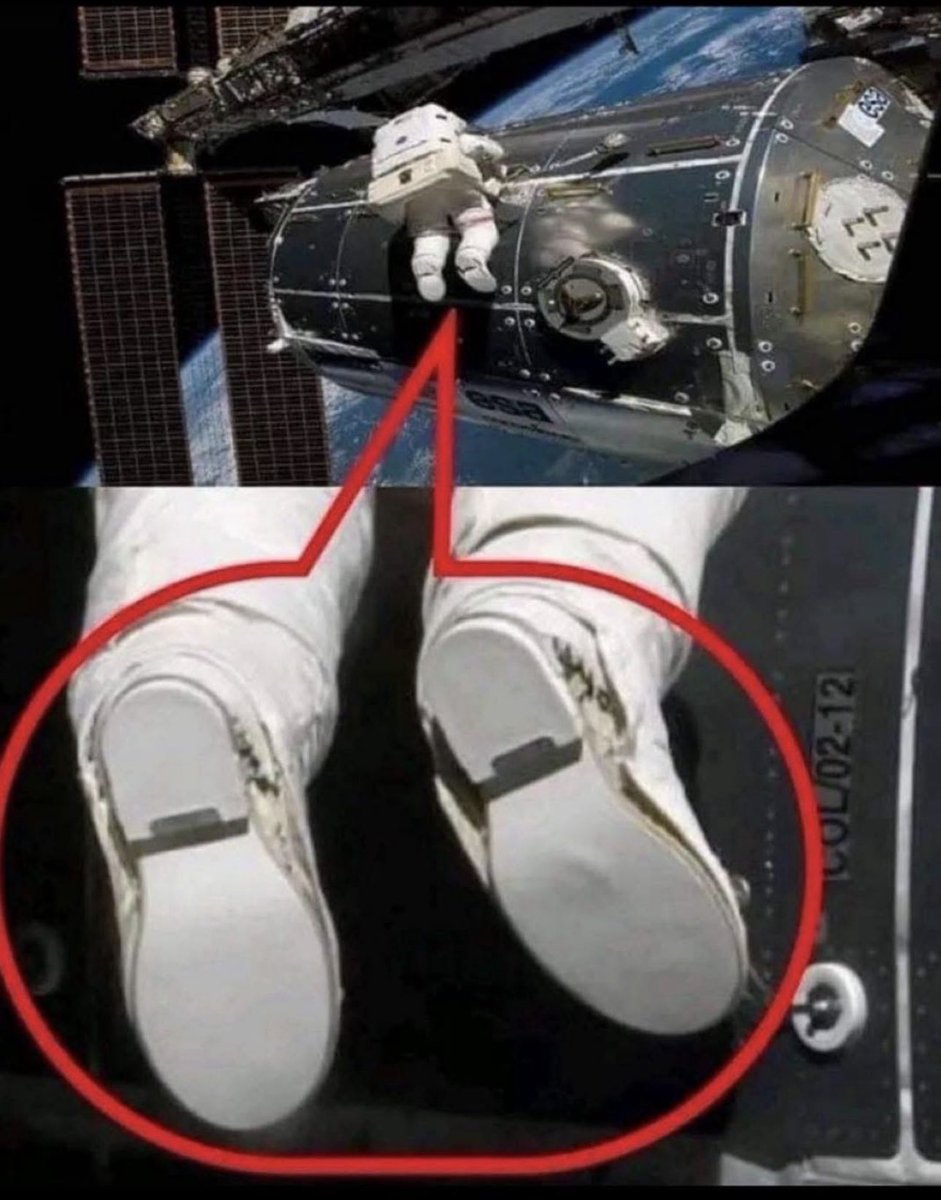 BGatesIsaPyscho's tweet image. Dear NASA, 

Top Tip - for your upcoming Moon Mission.

Make sure your ‘Astronauts’ put their ‘Space Boots’ on correctly this time - it’s cold and dangerous in the vacuum of Space, even more so if you’re outside the craft orbiting at 17,500mph. 

And yes this is an official NASA…