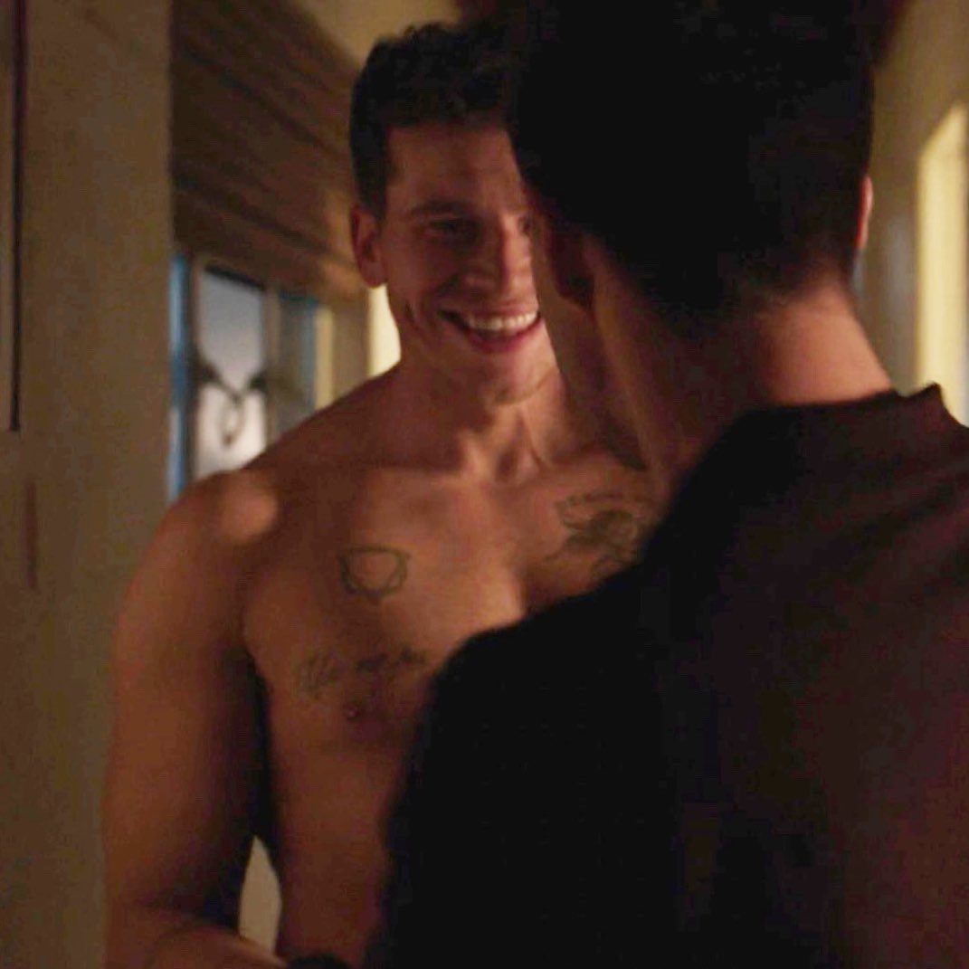 ravibuckleydiaz's tweet image. I’ll never get over the fact that Buck now canonically has a chest tattoo that says “use me for shade”