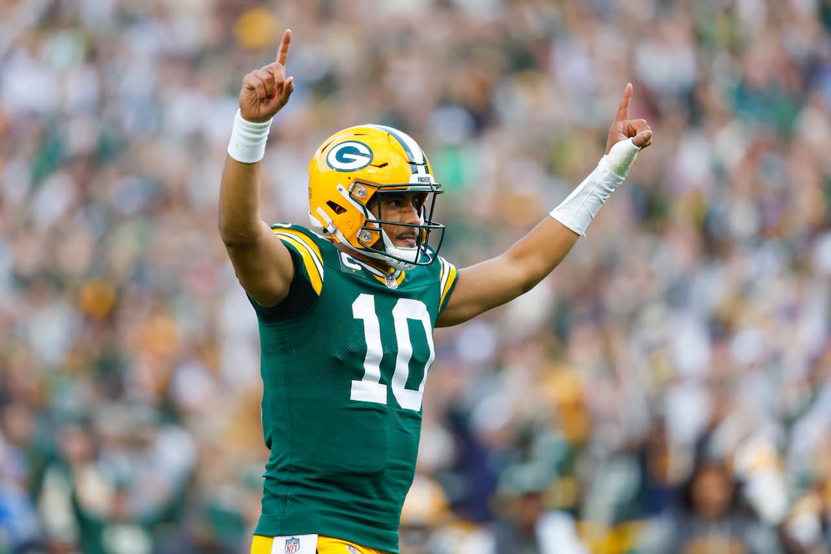 IKE_Packers's tweet image. PACKERS FANS FOLLOW AND RETWEET NOW TO WIN THIS JERSEY! SIGNED!