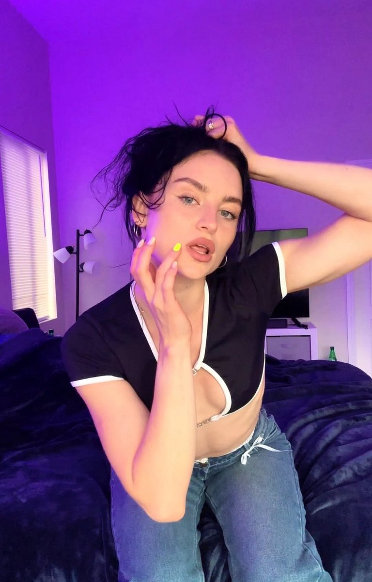 val1za2003's tweet photo. Bold, but with soul 👅🤭 https://t.co/qGWwZGhplZ