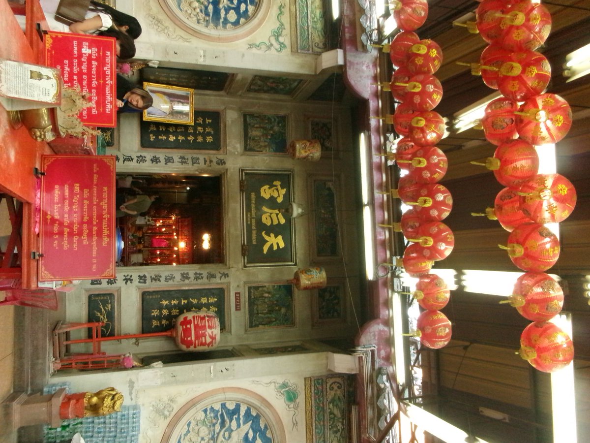 jellybeachh's tweet image. kodak w/ ศาลเจ้าแม่ทับทิม