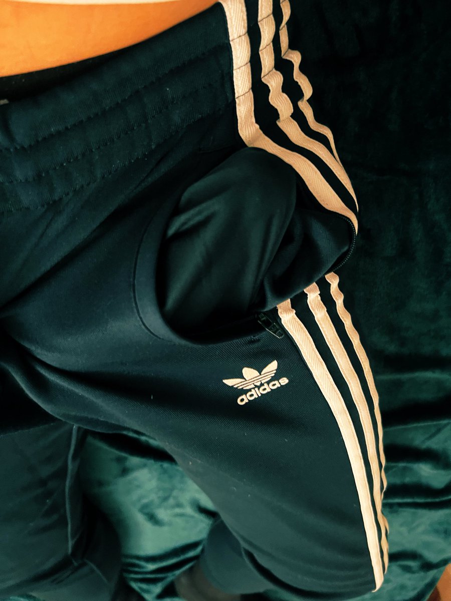 3_stripess's tweet photo. comment what you’d do with this 😈 https://t.co/QBLyIoRLob