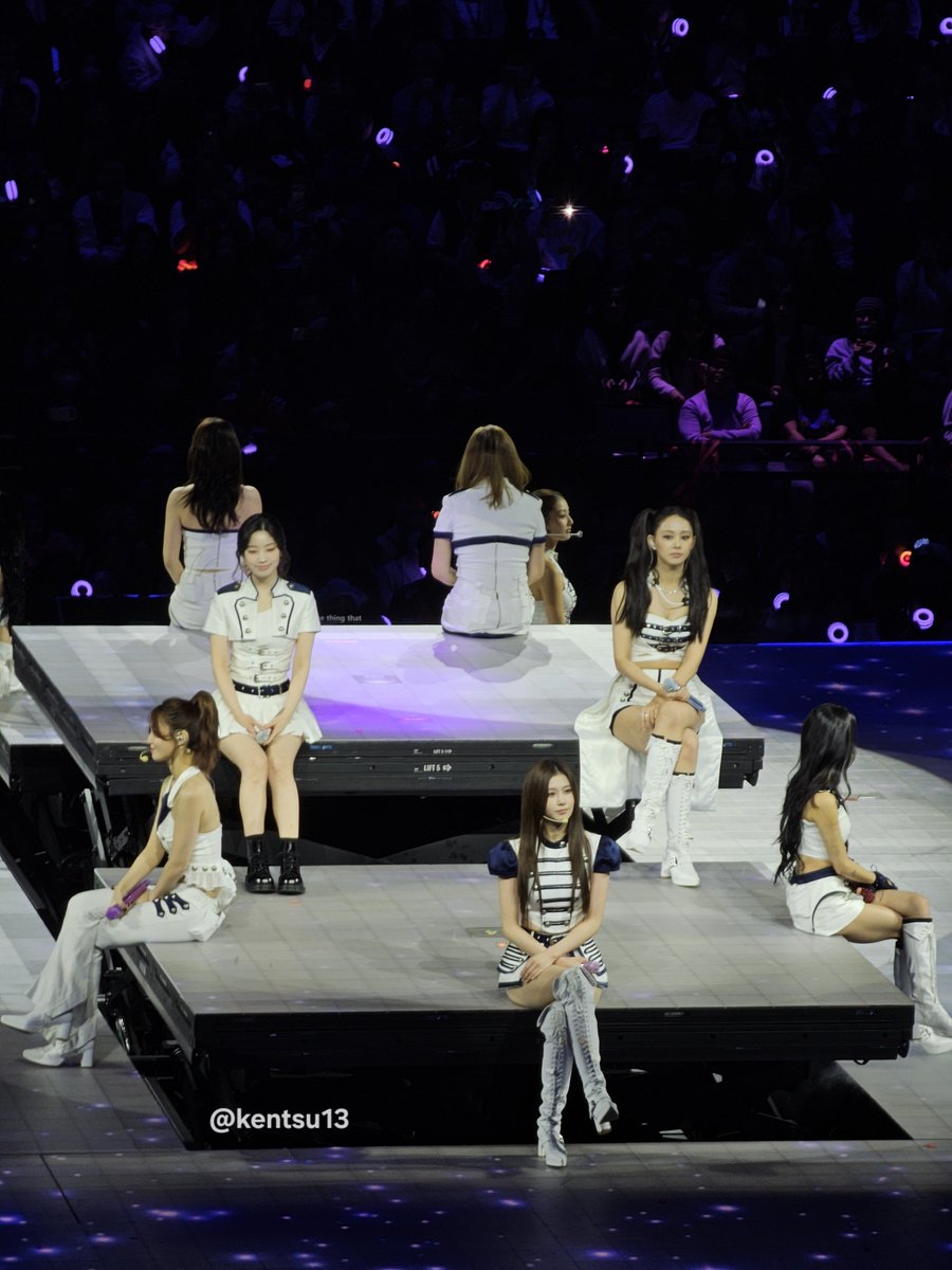 Kentsu13's tweet photo. Some photos from Day 1 of Oakland THIS IS FOR Tour #TWICE https://t.co/xxPN7JOZsr