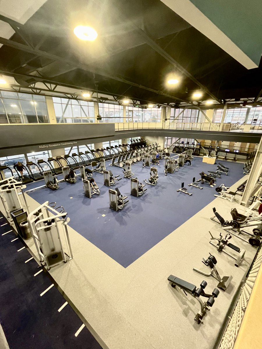 UNevadaStrong's tweet photo. The third floor is sparkling and ready for you and the new semester! 🐺💪

#nevadastrong https://t.co/PNnhchIp1H
