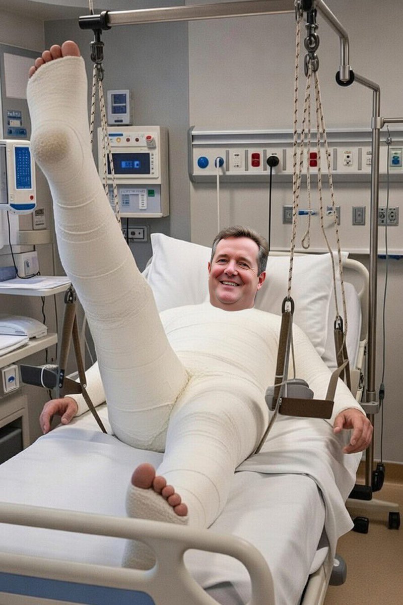 AndyMcFlash's tweet image. Thoughts go to Piers Morgan who fell and broke every bone in his body and damaged every organ in his body including his Arse n’all. 👍🏻
