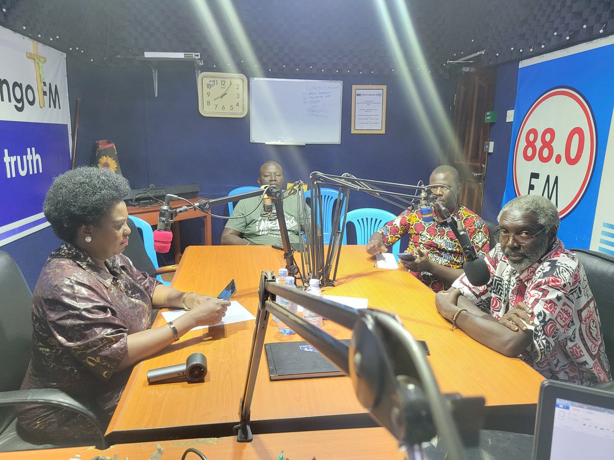 Voiceoflangofm's tweet image. #LiveNow: The Speaker of Parliament (@AnitahAmong) mobilized soldiers to ensure that I failed. She came to Lango with Shs 4.2 billion. On Wednesday, prior to the Thursday elections, she arrived with more than ten buses of people to help distribute money and to assist in ticking…