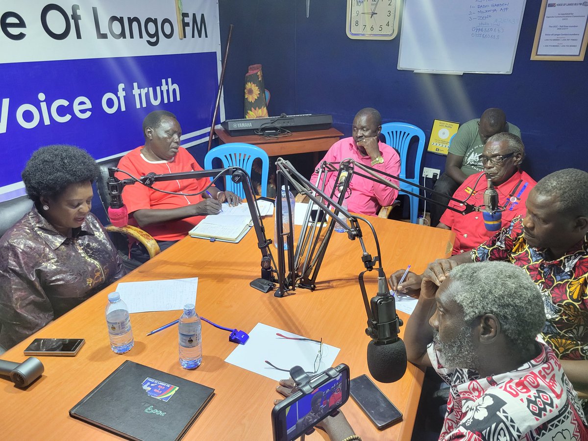 Voiceoflangofm's tweet image. #LiveNow: The Speaker of Parliament (@AnitahAmong) mobilized soldiers to ensure that I failed. She came to Lango with Shs 4.2 billion. On Wednesday, prior to the Thursday elections, she arrived with more than ten buses of people to help distribute money and to assist in ticking…