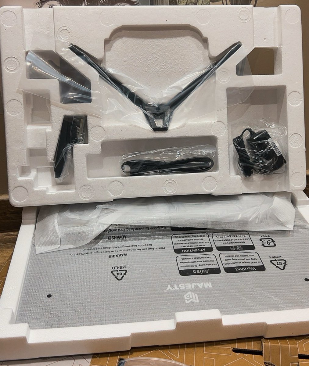 الف شكر  عَ المساَبقة الجميلة :وصلت هديتي اليوم مَاشاءالله تبارك الرحمن كنت عارفه راح يجيني أجمل شاشه منكم لأن قد سبق وطلبت منكم البي سي بعد بحث طويل عن الأسعار والجوده كنتم فعلا في محلهاً مَاشاءالله الشاشه مره روعه يخدم السوني والبي سي جربتها كلهاً👍🏻❤️‍🔥<a href="/pc_techz/">PC TechZ</a> <a href="/MajestytE/">Majesty Technology</a>