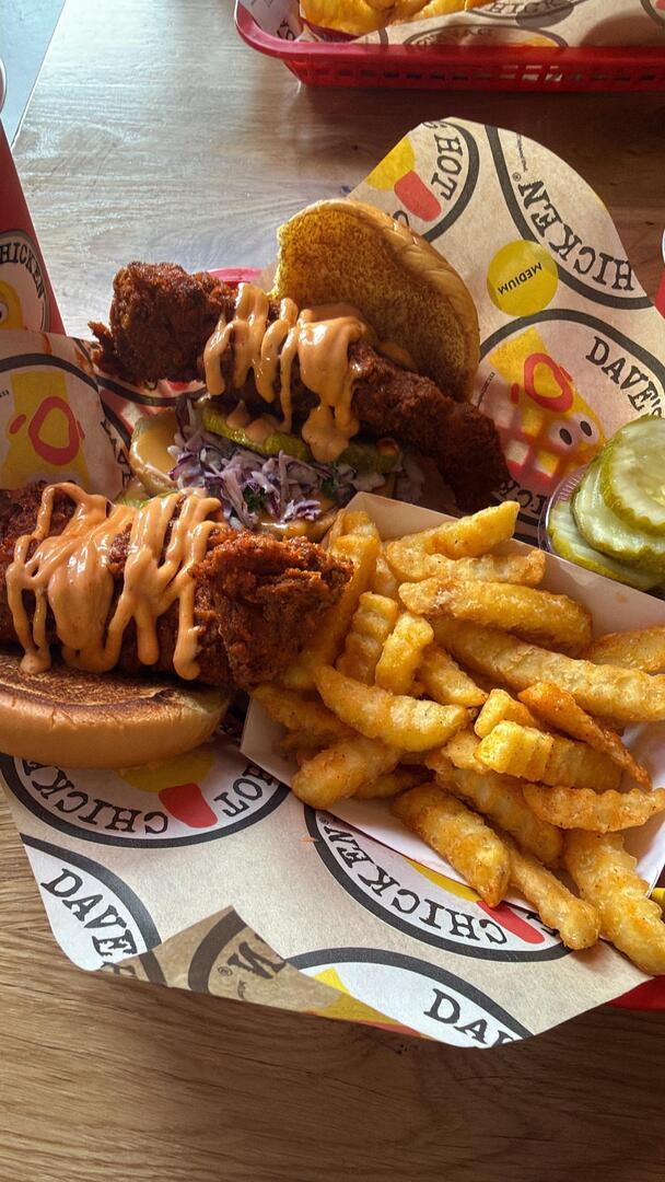 homevsfastfood's tweet image. [I ate] Went to Dave’s Hot Chicken for the first time
👉 homecookingvsfastfood.com
#firsttime #daveshotchicken #spicychicken #foodie #review #homecooking #food #recipes #foodpic #foodie #foodlover #cooking #hungry #goodfood #homecookingvsfastfood