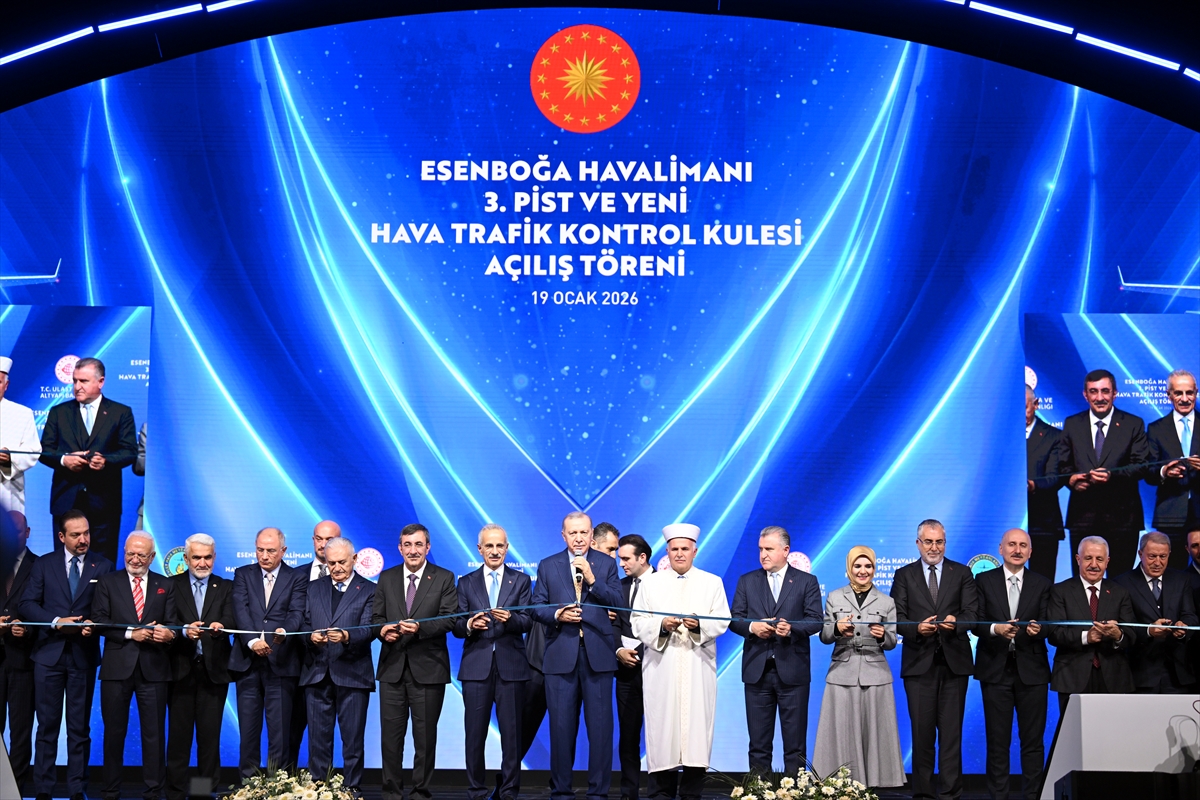HurDavaPartisi's tweet photo. Genel Başkanımız Sayın Zekeriya Yapıcıoğlu, Ankara Esenboğa Havalimanı 3. Pist, Yeni Kule ve Tamamlayıcı Tesisler Açılış Töreni'ne katıldı.

Açılışı yapılan tesislerin memleketimize hayırlı olmasını diliyoruz. https://t.co/jenFjOsSlH