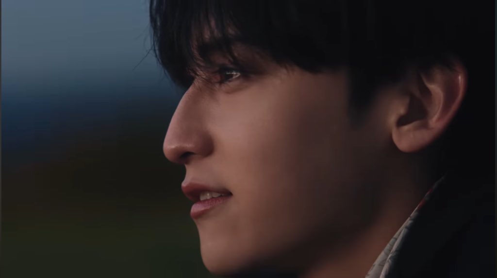 こんなに一生見ていたくなる横顔ってあるんだ？？