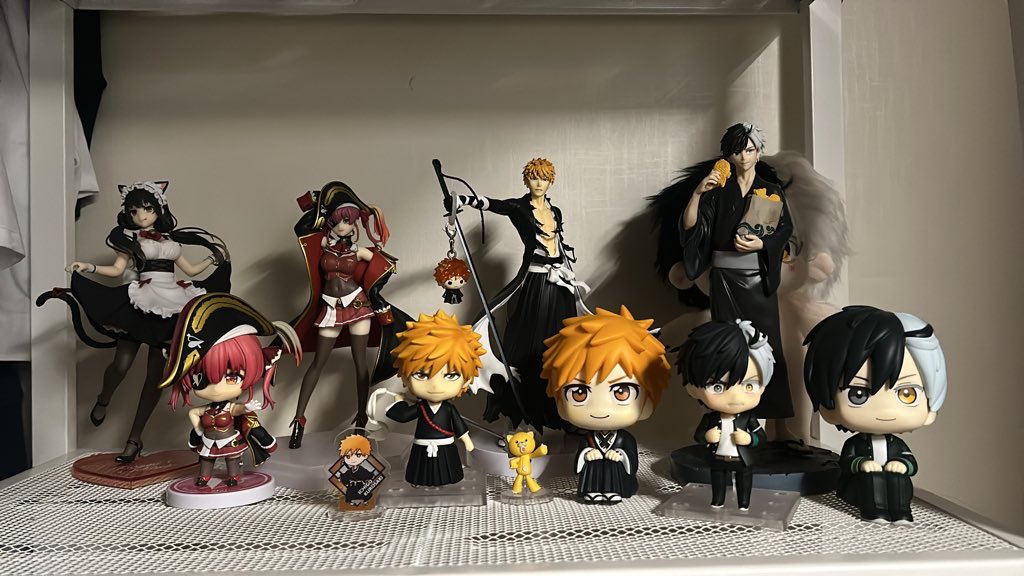 안녕하세요 너무 어처구니 없는일이 생겨 트윗 작성합니다 

어떤분이 제 굿즈존 사진을 퍼가서
번장에 올리셨던데 일단 저 아닙니다

이치고 룩업이 매물도 없고 플미도 많아서
저러시는거 같은데 옆에 사쿠라랑 넨도들은
진짜 뭔지 모르겠네요

지금 게시물을 삭제된 상태이지만 조심하시길 바라고