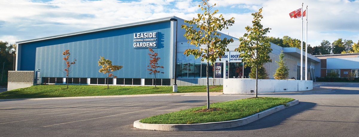 Leaside Gardens marks return of the Bert F. Grant Rink dlvr.it/TQRFzD