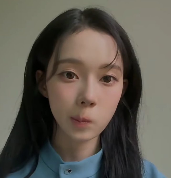 _bluustar's tweet image. ☺️🤏🏻