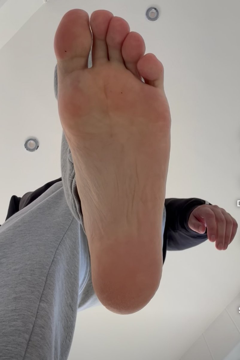 foot_squash's tweet photo. Stomp
#macrofetish #footstomp #giantfeet https://t.co/ZWnF4n10Ib