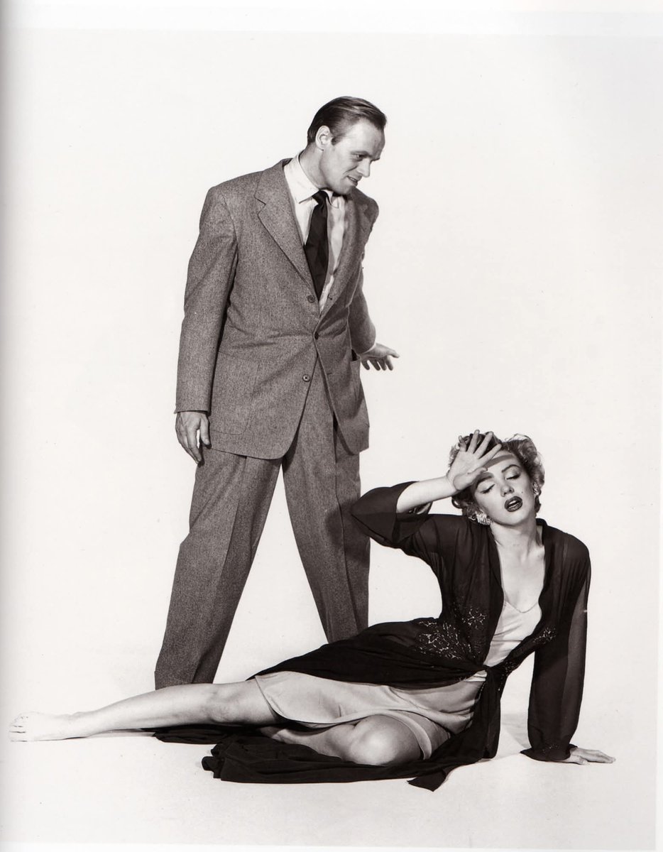 Clubpassionmar2's tweet photo. Bonne journée de lundi.
Have a sweet Monday.

#marilynmonroe #Marilyn #clubpassionmarilyn #DBTK #DontBotherToKnock #troublezmoicesoir #clichéspublicitaires https://t.co/N83b8I42fj