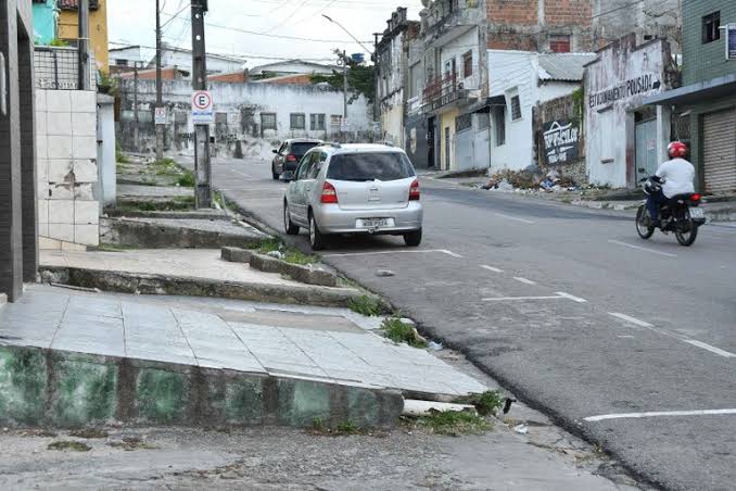 matopiba_agro's tweet image. Por que é tão difícil para as cidades brasileiras fiscalizar e cobrar padronização nas calçadas?
Esse aspecto fica horroroso.
