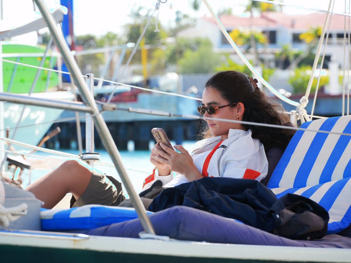 𝖕𝖊𝖕𝖎𝖓𝖎𝖑𝖑𝖆 𝖇𝖊𝖑𝖎𝖈𝖔𝖓𝖆 tweet media