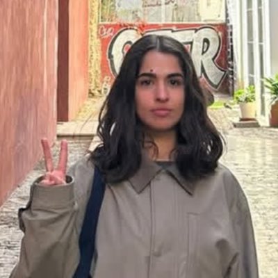 ‼️ Anaju (<a href="/anaju_/">ANAJU</a>)  responde al camarero que le preguntaba cuántas raciones de calamares quería. 

#NuevaFotoDePerfil