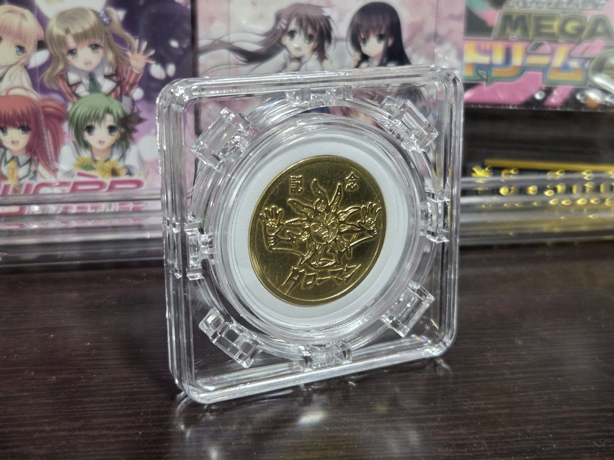 タローマンの特典コインを飾るならセリアのコインディスプレイケースがおすすめ！ 新商品で中々売ってるとこ無かったけど、今日のドライブでなんとか見つけた！  ジャストフィットだしかっこよく飾れる！