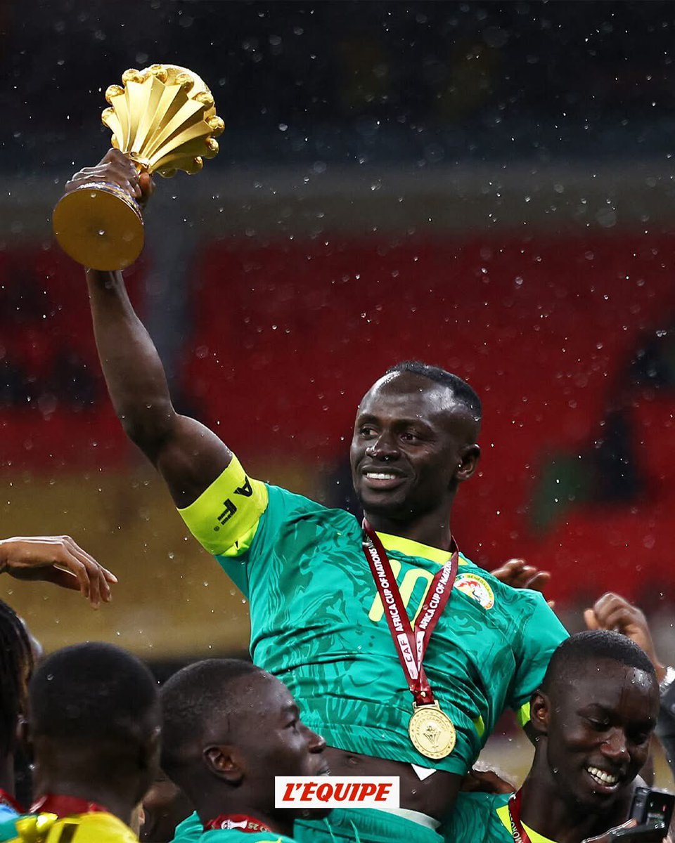 Prabkandji's tweet image. #CAN2025 🌟🌟🇸🇳🦁🏆
Cette victoire du Sénégal est l’aboutissement d’un travail rigoureux, d’une résilience exemplaire et d’un esprit d’équipe remarquable. 

Vous honorez la Nation et inspirez durablement notre jeunesse ainsi que la communauté universitaire. 
Félicitations aux…