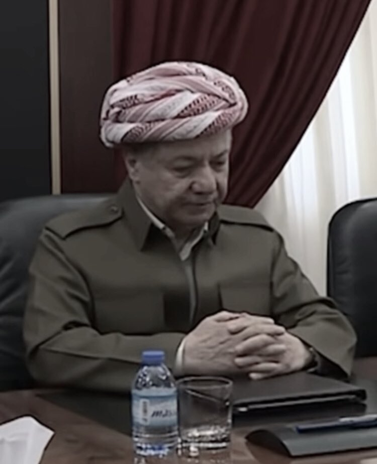 vianabarzani01's tweet photo. - ليس في البكاءِ ما يهزّ القلوبَ كَبكاءِ القادة .

- كاريگەرترین گریان گریانی سەرۆکەکانە❤️‍🩹

#kurdistan #kurd #masoudbarzani #masrourbarzani https://t.co/bjoPwXwYb6
