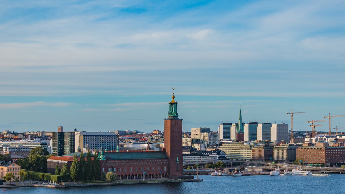 TryggareSverige's tweet photo. Den oberoende tankesmedjan Stiftelsen Tryggare Sverige bjuder in till debattkväll nr 144 på Pressklubben i Stockholm den 26 januari på temat "Våld och hot mot förtroendevalda - valet 2026". https://t.co/e7vIHJkrtc https://t.co/4rsvA64dVl
