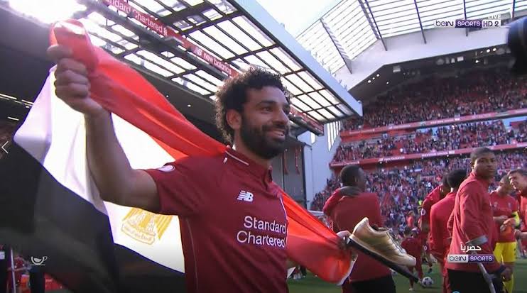 تآني وتالت و رابع
صلاح أحسن لاعب في تاريخ مصر
مشكلتهم مع صلاح انه بيرفع علم بلده بس
مش بيتاجر بقضية.. او ويراضي سرسجية او عضو في الجماعة النجسة او منتمي لأهلي او زمالك
مصري بس
شكرا صلاح علي كل الي عملته لبلدك
ولسة الحكاية مخلصتش