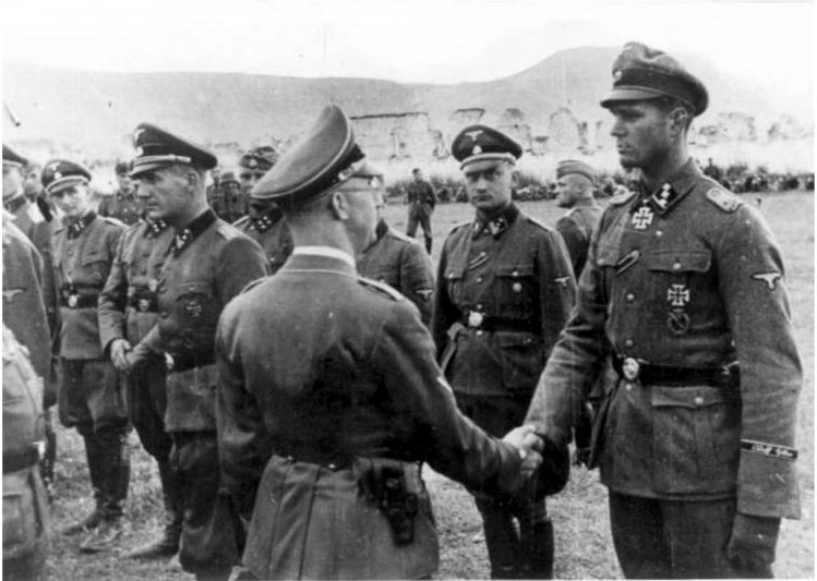 Rudolf „Rudi“ Lehmann (30. Januar 1914) „In den schweren Abwehrkämpfen der letzten Tage haben sich im Raum östlich von Tarnopol die 1. SS-Panzerdivision ‚Leibstandarte SS Adolf Hitler‘ unter der stellvertretenden Führung des Obersturmbannführers Lehmann hervorragend bewährt.“