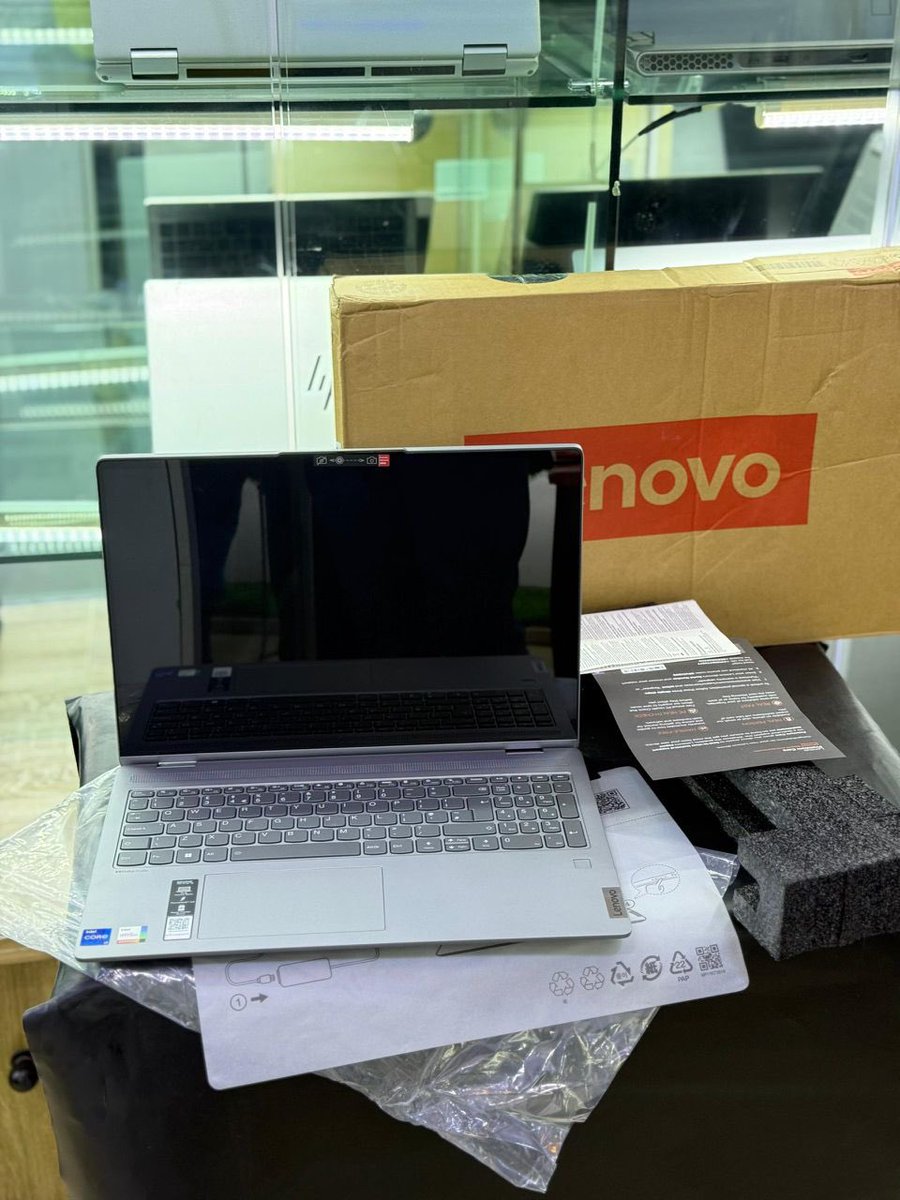 urbangeegadgets's tweet photo. ✅Brand New ✅
Lenovo IdeaPadFlex 5 16IRU8
Core i7 13th Gen (1355U)
Touchscreen X360
512gb SSD
16gb Ram
16inches 2.5k Display
Touchscreen X360
Keybaord Backlit

@N1,150,000

For further enquires send us a message on WhatsApp 
https://t.co/BZ4VaDHUpg https://t.co/QuxUuypMwZ