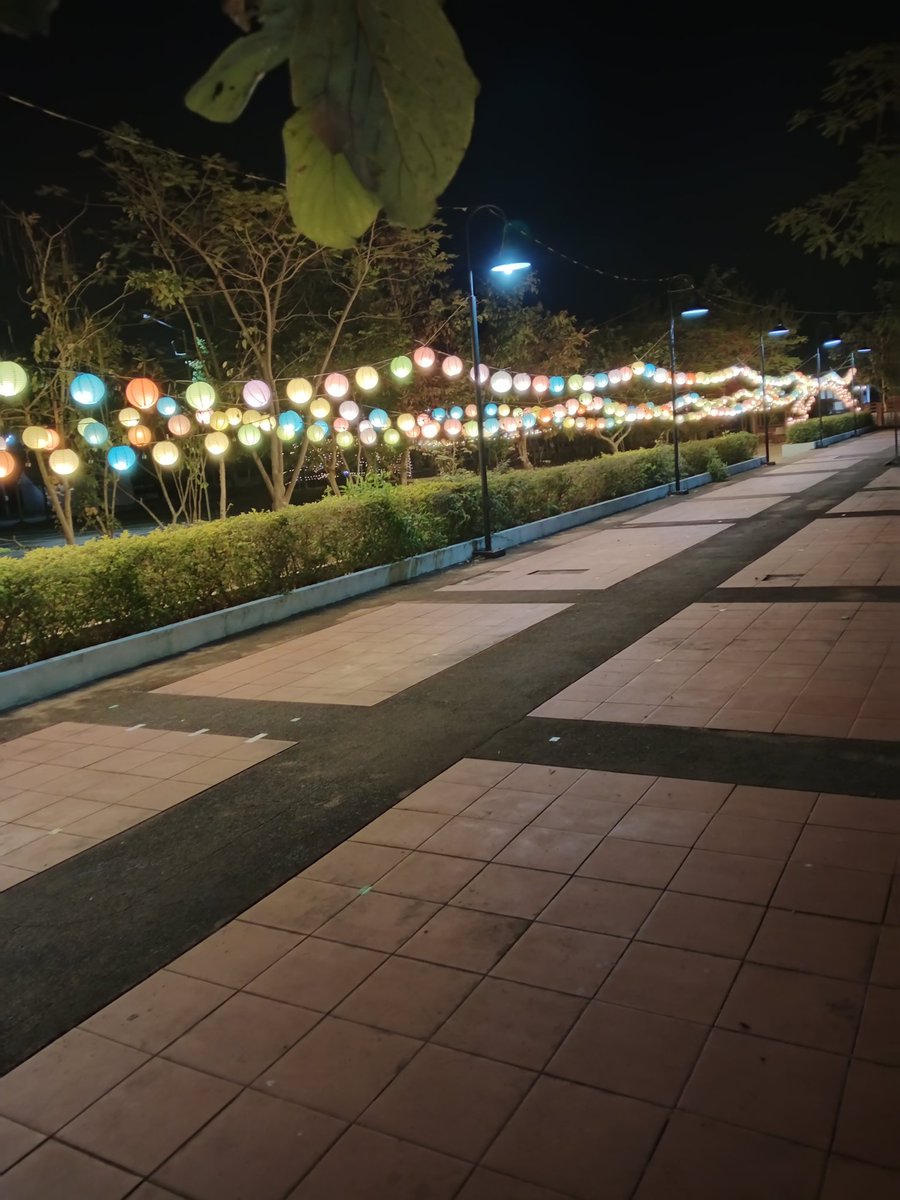 มานั่งพักใจ
#สาวอ้วน #บึงโขงหลง  #เซกา #บึงกาฬ