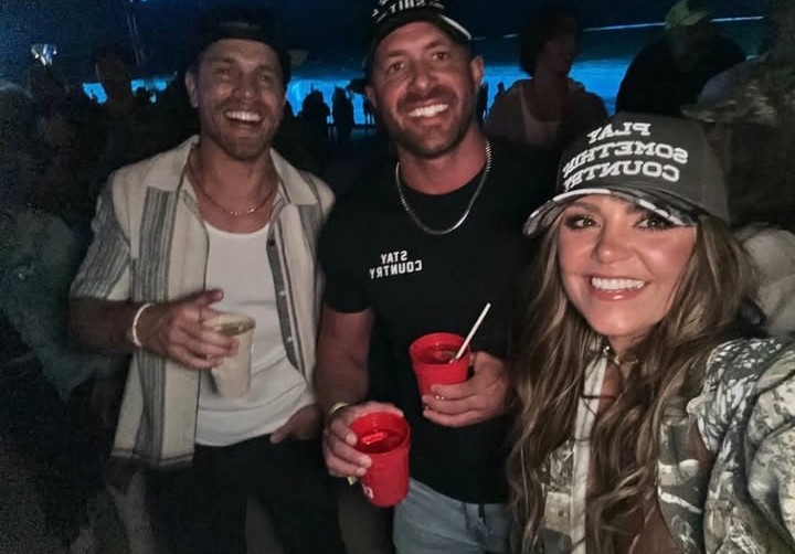 Dustin Lynch tweet media