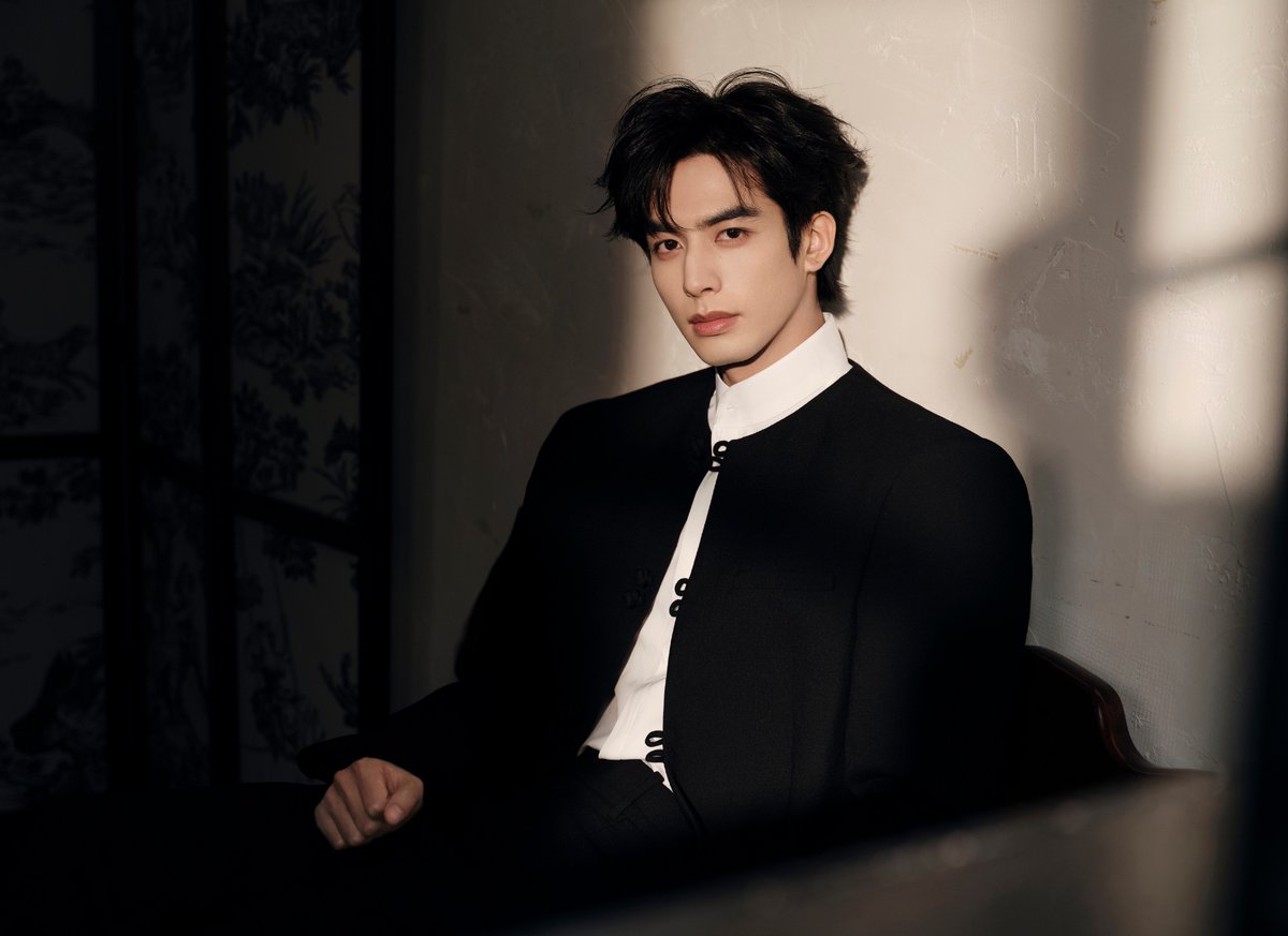 #SongWeilong for #ShineOnMe celebration banquet 

More - weibo.com/7444403273/525…