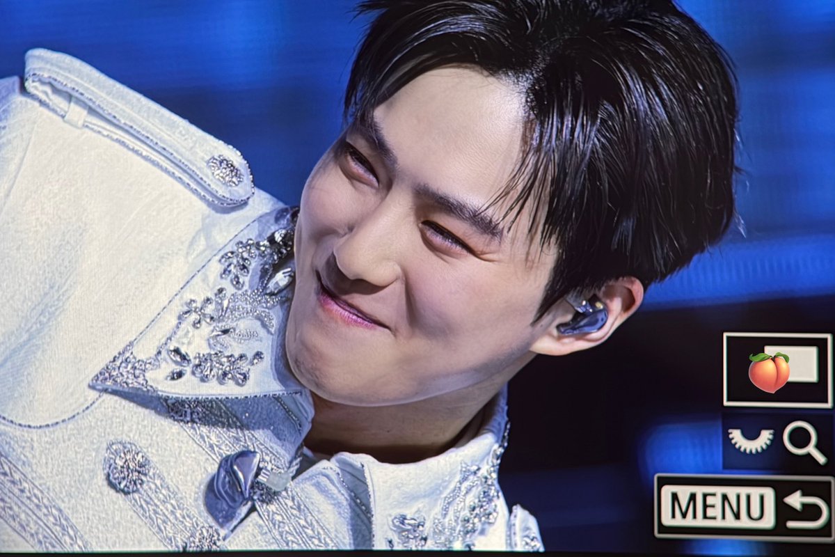 260119 EXO REVERXE 쇼케이스

아무래도 준며니는 오늘 너무 행복했던것 같다💕

#수호  #준면 #SUHO #スホ #金俊勉 
<a href="/weareoneEXO/">EXO</a>