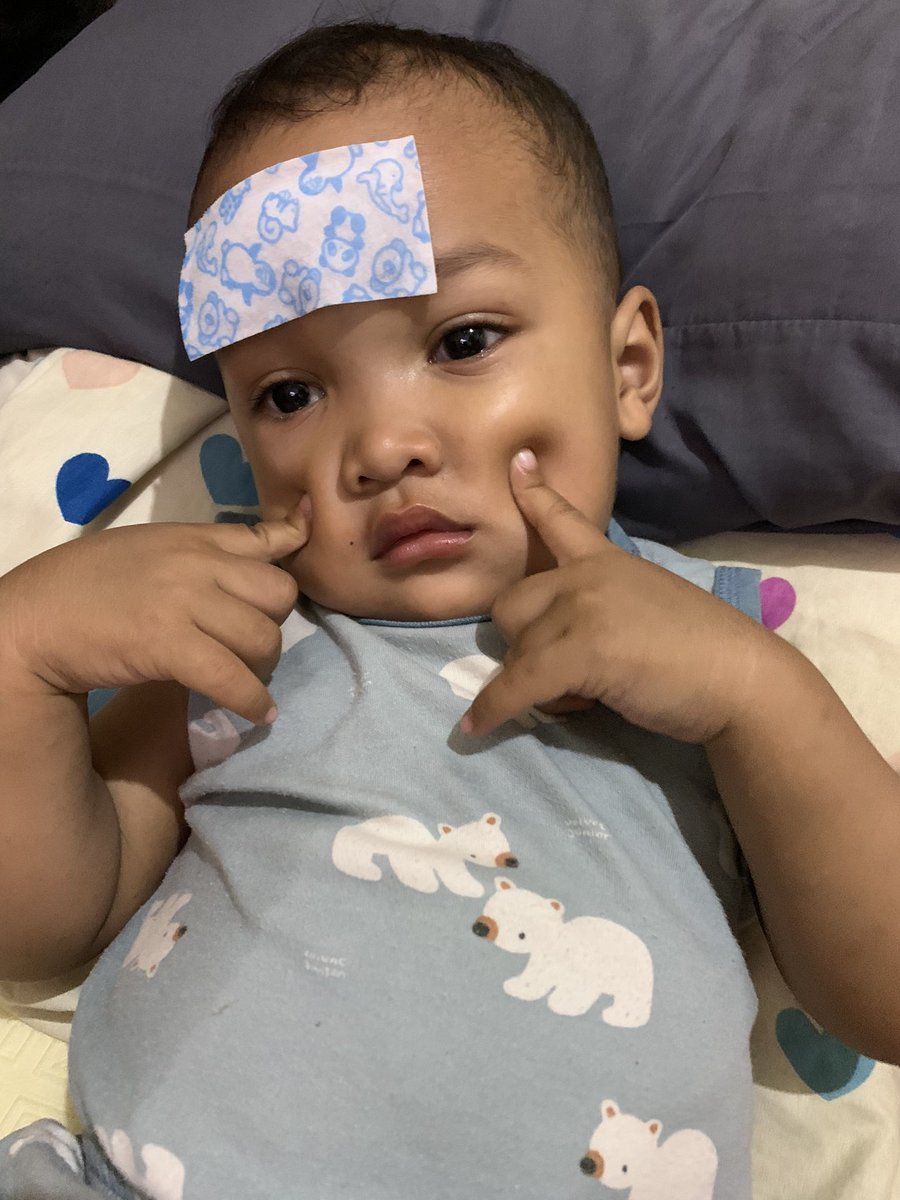 SaeraSyifaS's tweet photo. Meskipun lg sakit tp tetap bergaya https://t.co/VNtELLhiSL